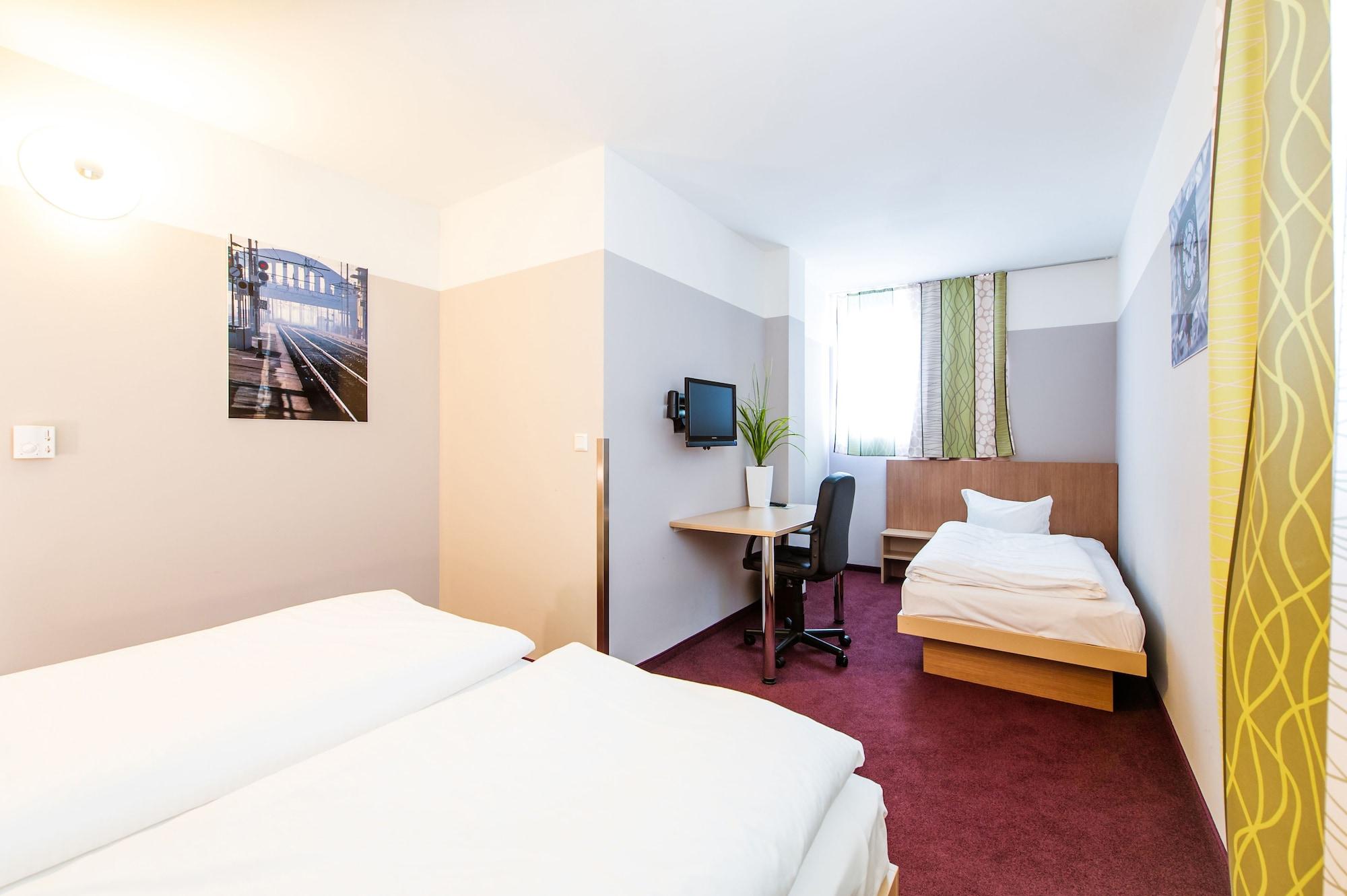 Hotel Mainstation Francfort-sur-le-Main Extérieur photo